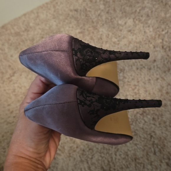Caparros Purple Peep-Toe Heels With Black Lace Detail Size 8B (Bin 12) - Picture 4 of 10